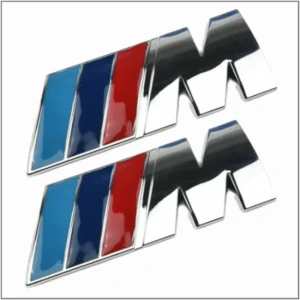 2x Samolepka 3D M, 45x15mm, barva chrom/červená/modrá, velikost M