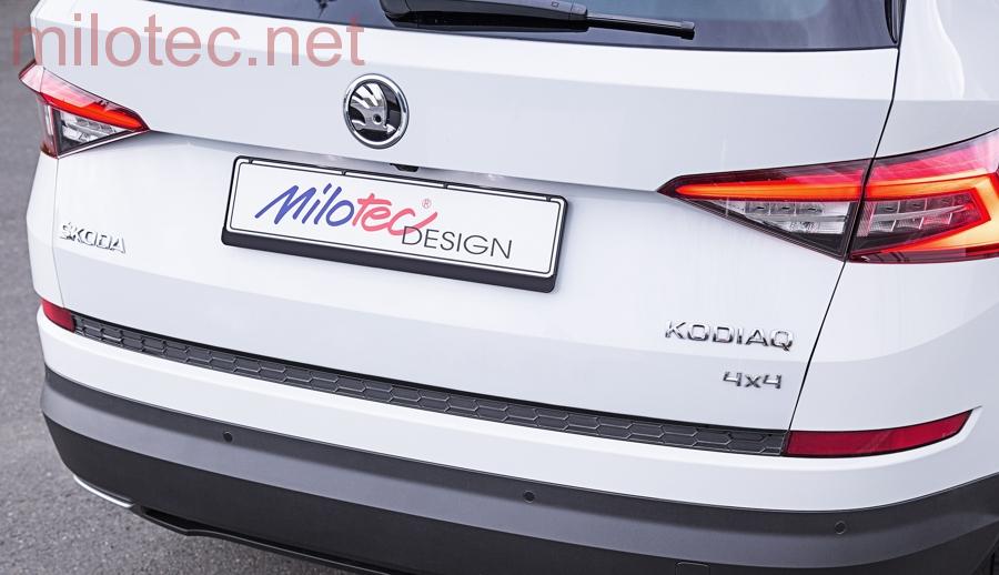 Práh pátých dveří s krátkou hranou, černý lesklý „klavírlak“ - Škoda Kodiaq