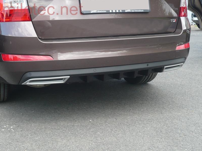 Difuzor zadního nárazníku, černý lesklý "klavírlak" - Škoda Octavia III.
