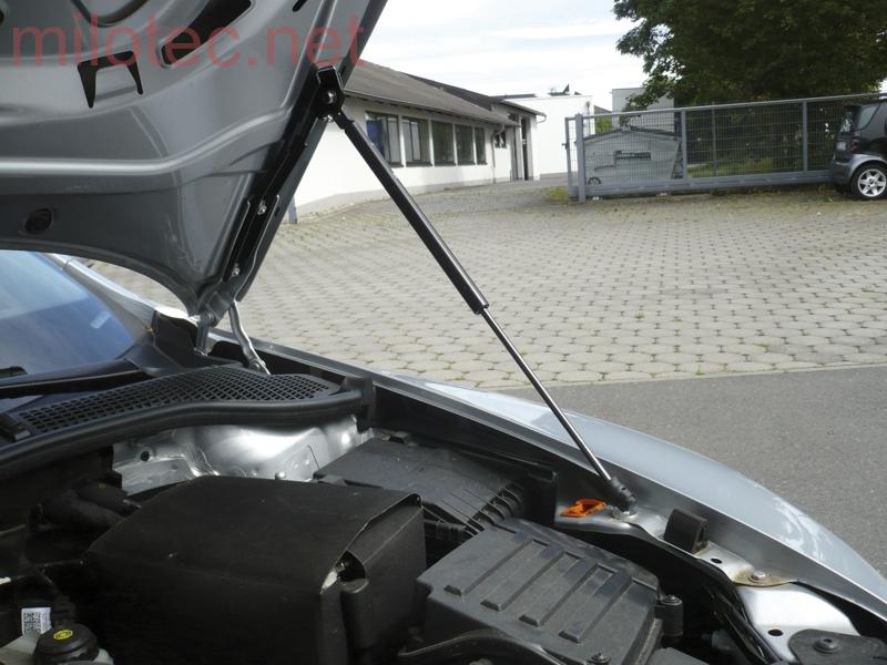 Plynová vzpěra kapoty motoru - Škoda Octavia II. Facelift