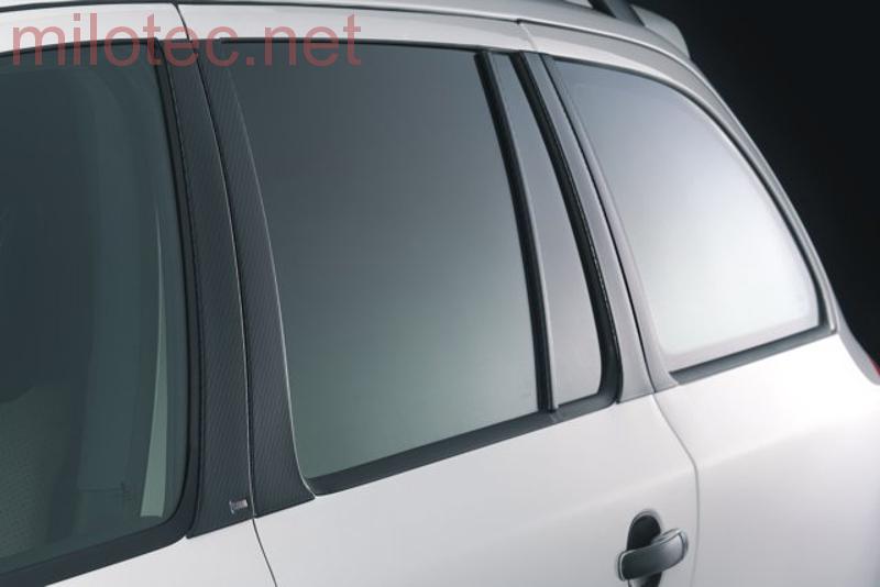 Kryty dveřních sloupků, černý lesklý "klavírlak" - Škoda Octavia II. Combi