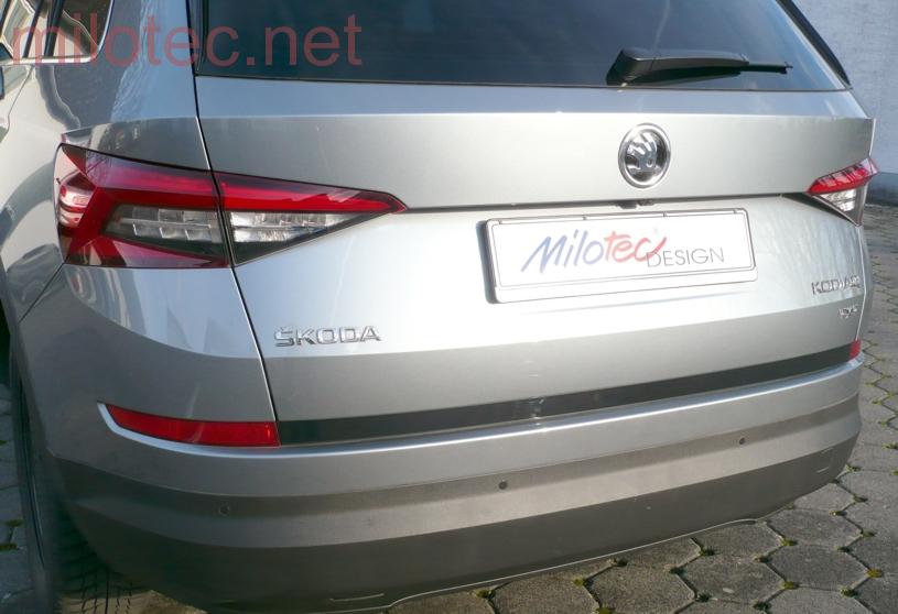 Práh pátých dveří s dlouhou hranou, černý lesklý „klavírlak“ - Škoda Kodiaq