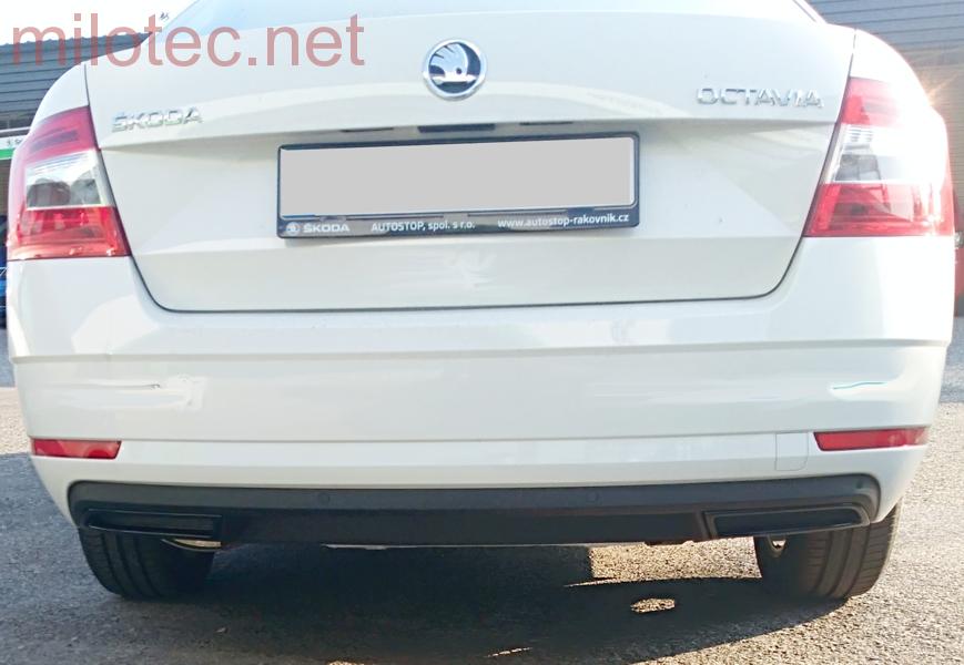 Atrapa výfuku, černý lesklý "klavírlak" - Škoda Octavia III.