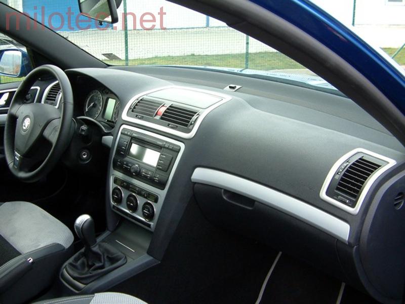 Dekory interiéru, rámečky ventilace, stříbrný matný - Škoda Octavia II.