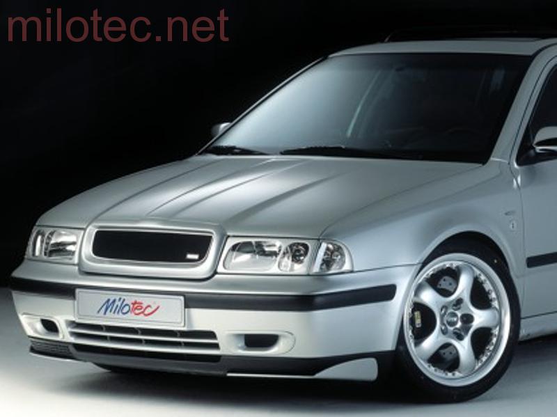 Sportovní maska s černou mřížkou - Škoda Octavia I.