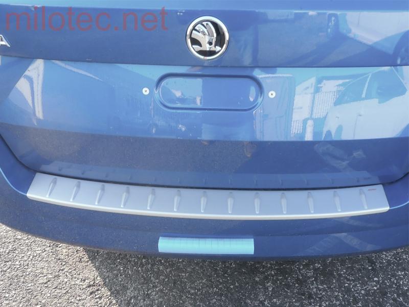 Práh pátých dveří s výstupky, stříbrný matný - Škoda Fabia III.