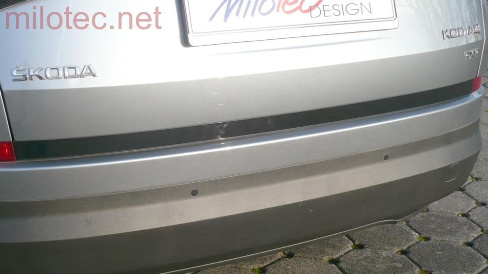 Práh pátých dveří s dlouhou hranou, černý lesklý „klavírlak“ - Škoda Kodiaq