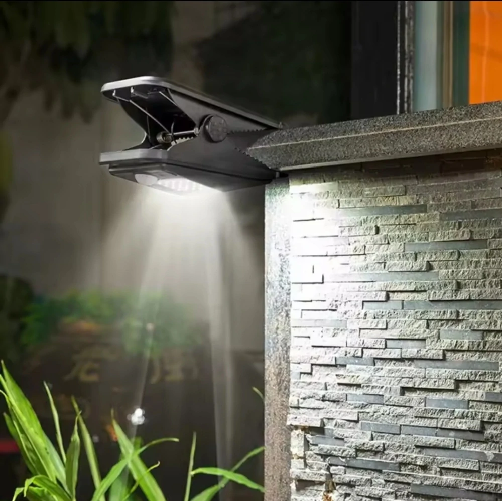 Solární světlo s klipem a detektorem pohybu a soumraku 46 LED 120°