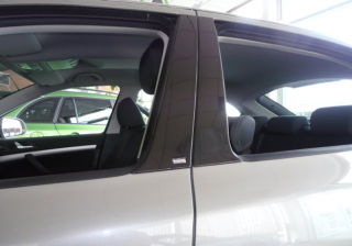 Kryty dveřních sloupků, černý lesklý "klavírlak" - Škoda Octavia II. Limousine